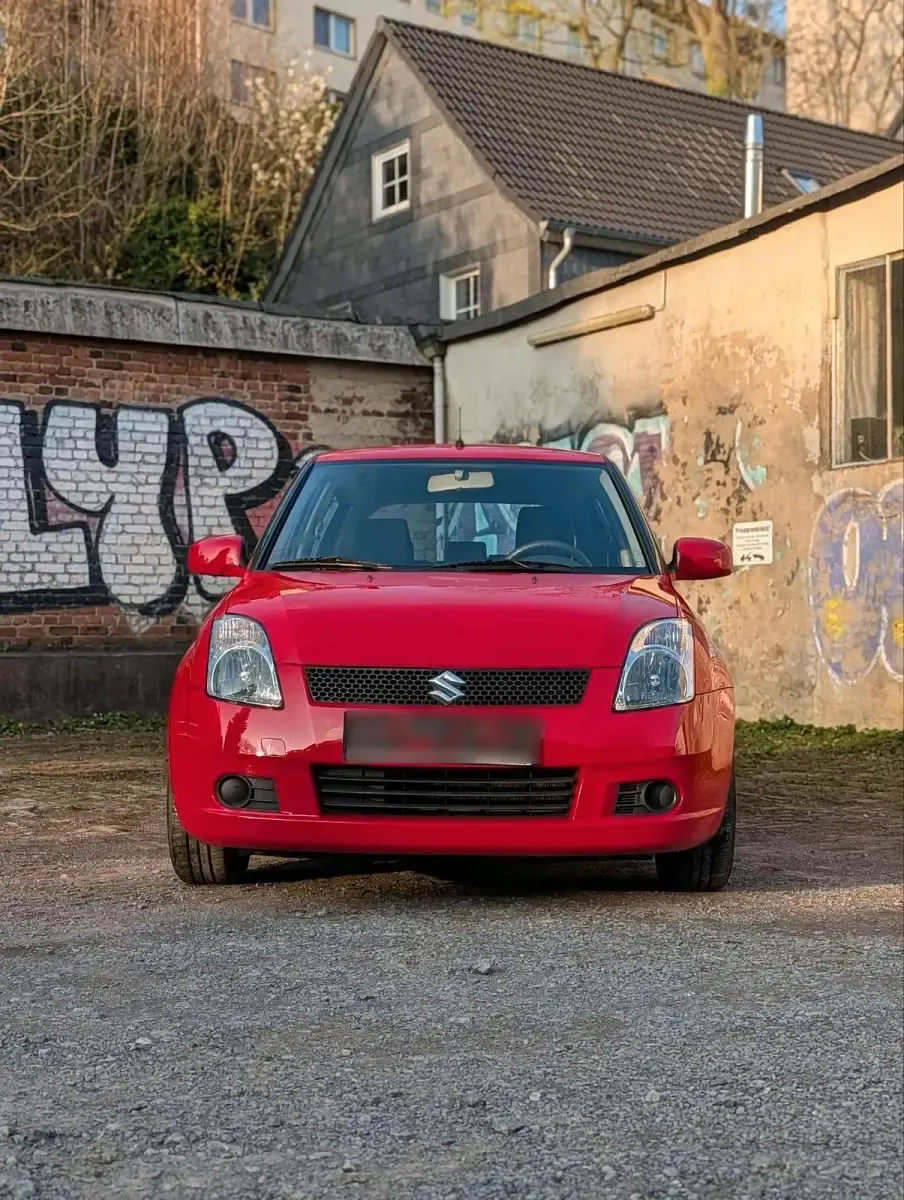 Usado Suzuki Swift 92 HP (67 kW) 2005 Vermelho Citadino