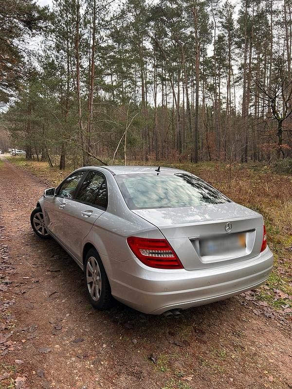 Gebraucht Mercedes C200 136 PS (100 kW) 2012 Silber Limousine