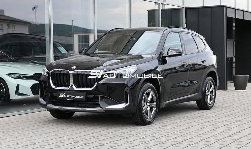 Schwarz ii Gebraucht 2024 BMW X1 SUV | 42.950 € (Fairer Preis) - Bild 1/4