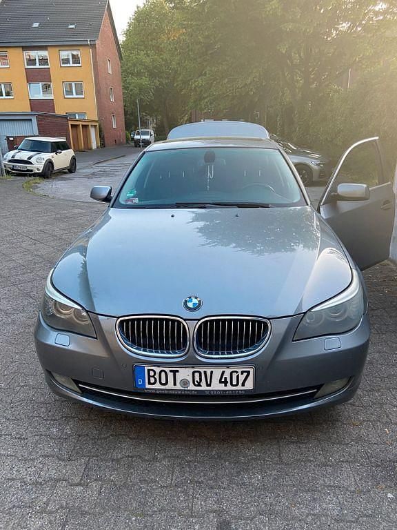 Grau Gebraucht 2009 BMW 523 Limousine | 4.350 € (Guter Preis) - Bild 1/4