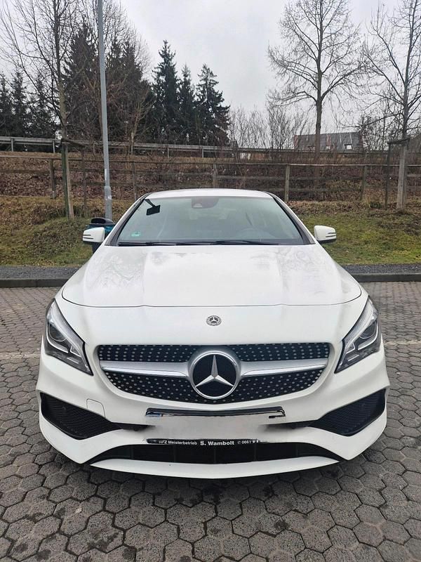 Gebraucht Mercedes CLA200 156 PS (114 kW) 2018 Weiß Kombi