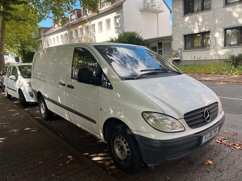 Weiß Gebraucht 2009 Mercedes Vito Van / Kleinbus | 4.550 € (Superpreis) - Bild 1/4