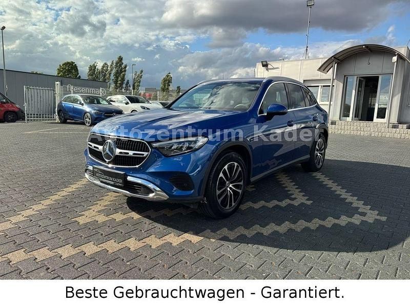 Gebraucht Mercedes GLC200 227 PS (166 kW) 2023 Other SUV
