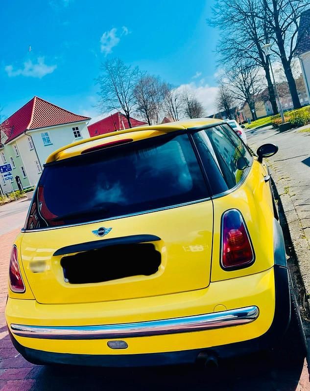 Second-hand Mini Cooper 90 CP (66 kW) 2002 Galben Hatchback