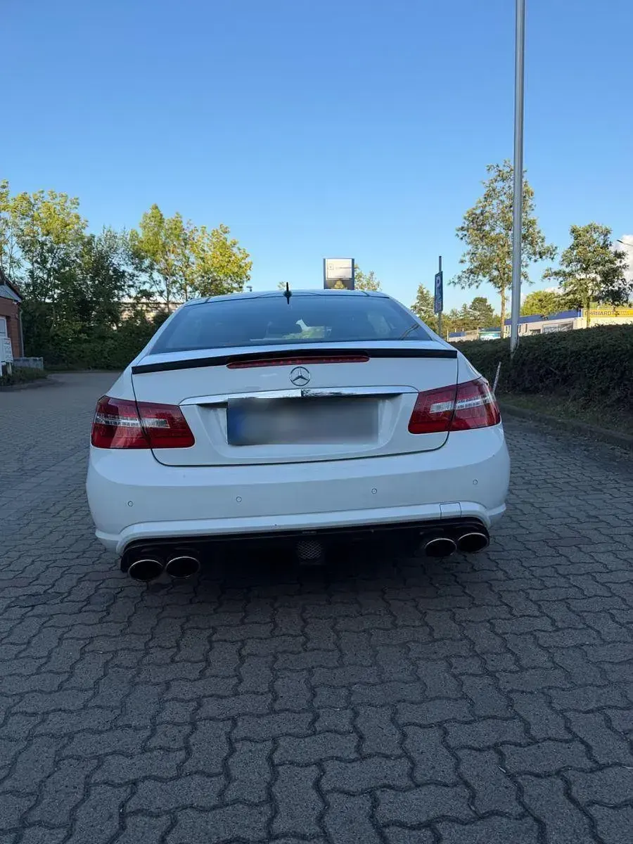 Gebraucht Mercedes E500 Avantgarde 408 PS (300 kW) 2012 Weiß Coupé