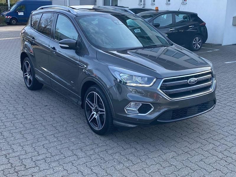 Gebraucht Ford Kuga ST-Line 175 PS (128 kW) 2019 Grau SUV