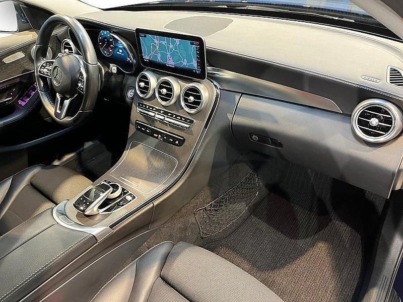 Gebraucht Mercedes C300e AMG 194 PS (142 kW) 2020 Cavansitblau metallic Kombi