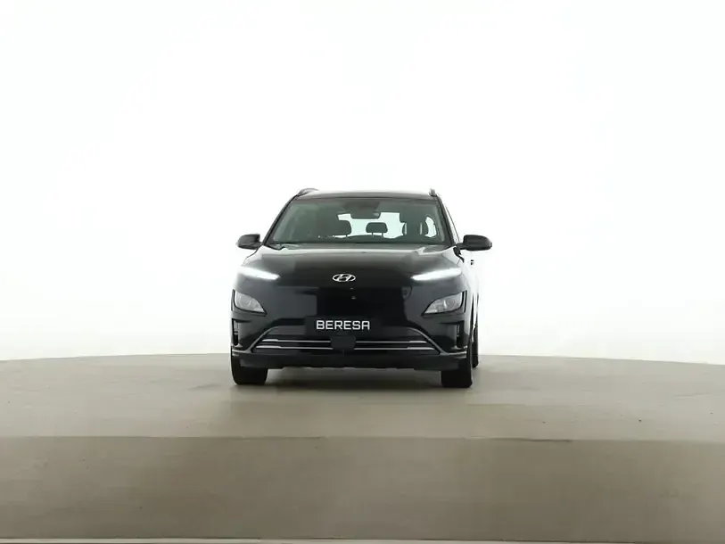 Gebraucht Hyundai Kona Select 100 kW (136 PS) 2023 Schwarz SUV