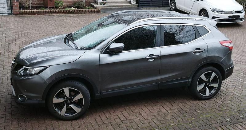 Gebraucht Nissan Qashqai N-Connecta 131 PS (96 kW) 2016 Grau SUV