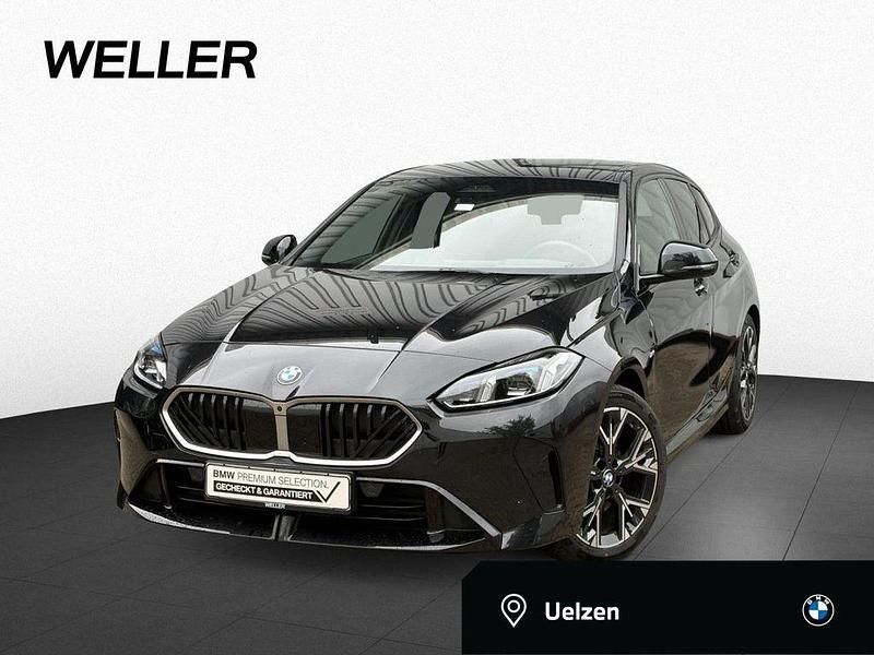 Black sapphire (schwarz) Gebraucht 2025 BMW 120 Shadowline Kleinwagen | 31.900 € (Superpreis) - Bild 1/4