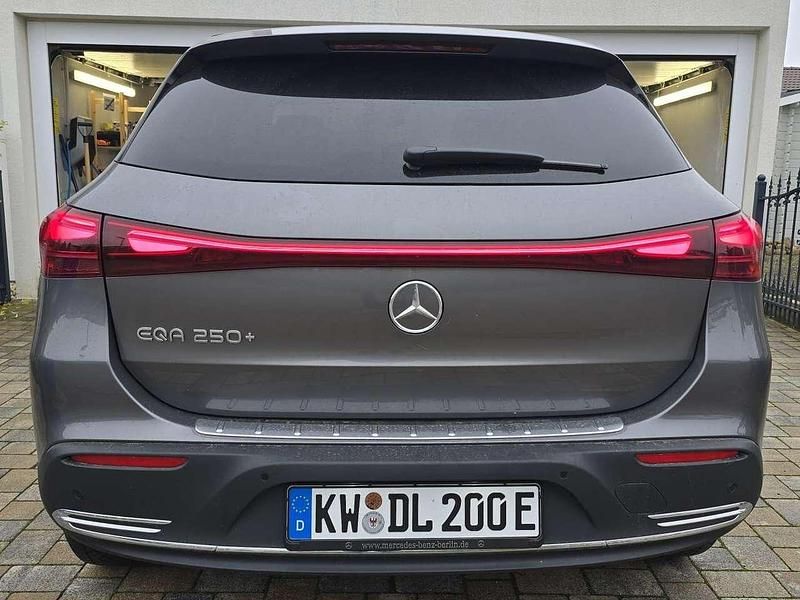 Neu Mercedes EQA250+ 139 kW (190 PS) 2025 SUV