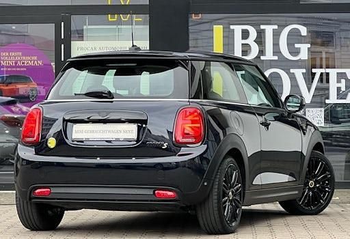 Gebraucht Mini Cooper SE Classic 135 kW (184 PS) 2023 Schwarz Kleinwagen