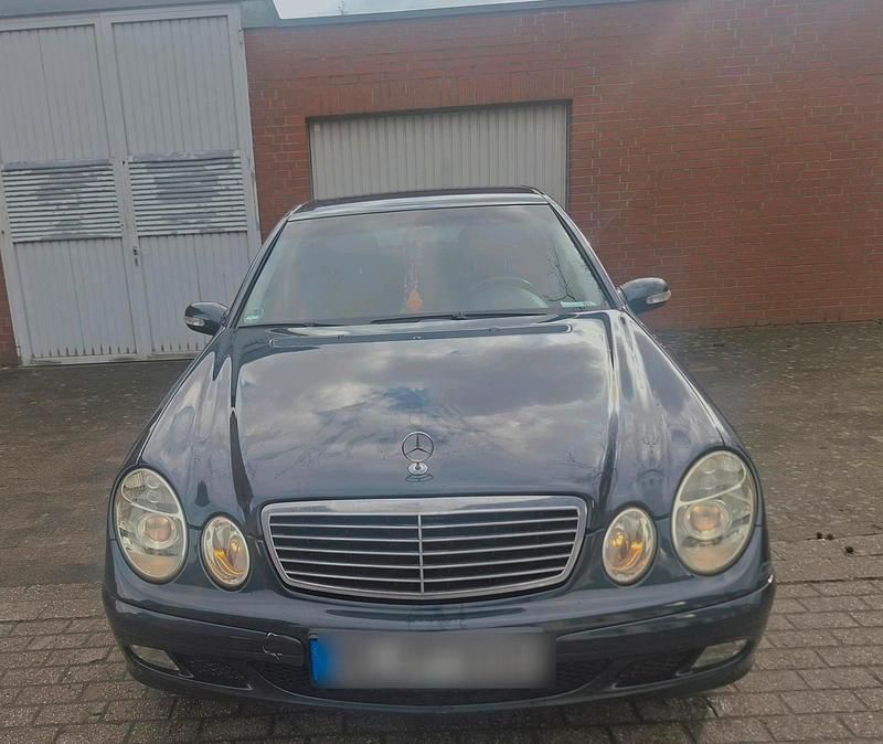 Gebraucht Mercedes E220 150 PS (110 kW) 2004 Limousine