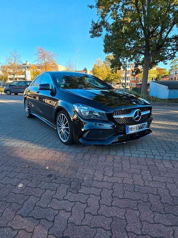 Schwarz Gebraucht 2017 Mercedes CLA220 AMG line Limousine | 23.000 € (Fairer Preis) - Bild 1/4