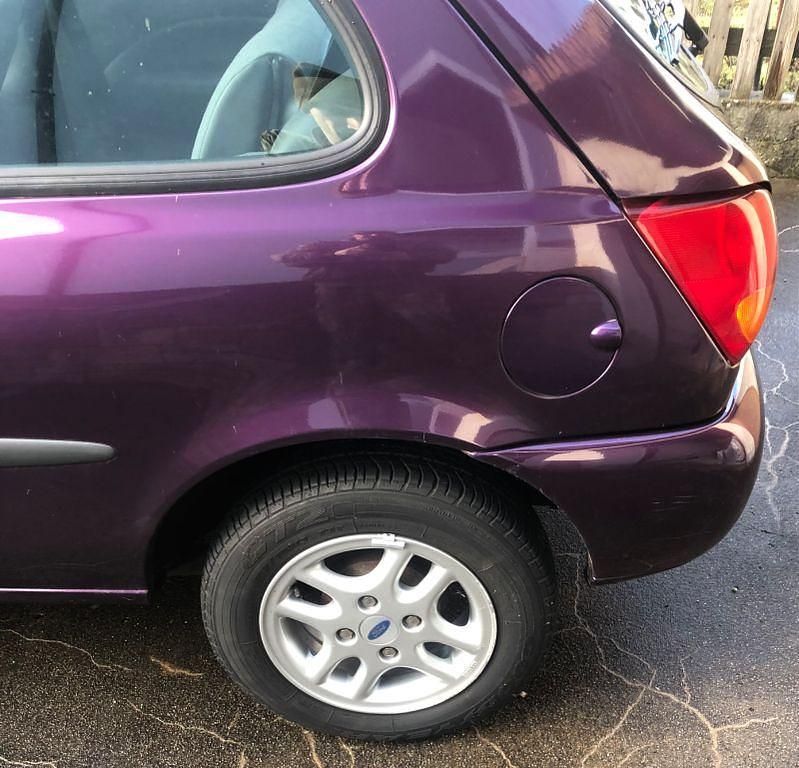 Gebraucht Ford Fiesta Style 60 PS (44 kW) 1999 Violet Kleinwagen