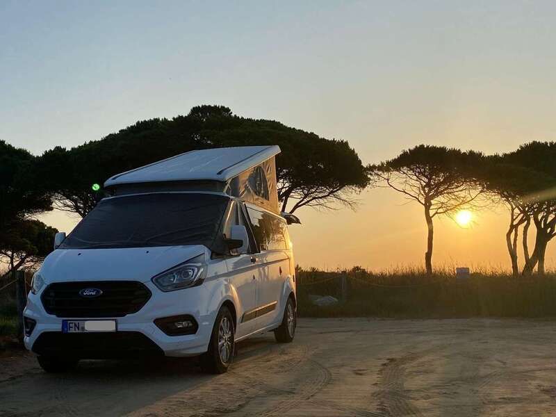 Weiß Gebraucht 2024 Ford Transit Custom Nugget Van | 63.950 € (Fairer Preis) - Bild 1/4