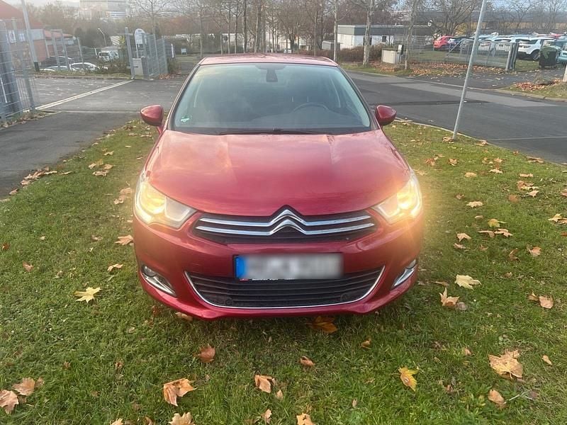 Gebraucht Citroën C4 Shine 131 PS (96 kW) 2016 Rot Limousine