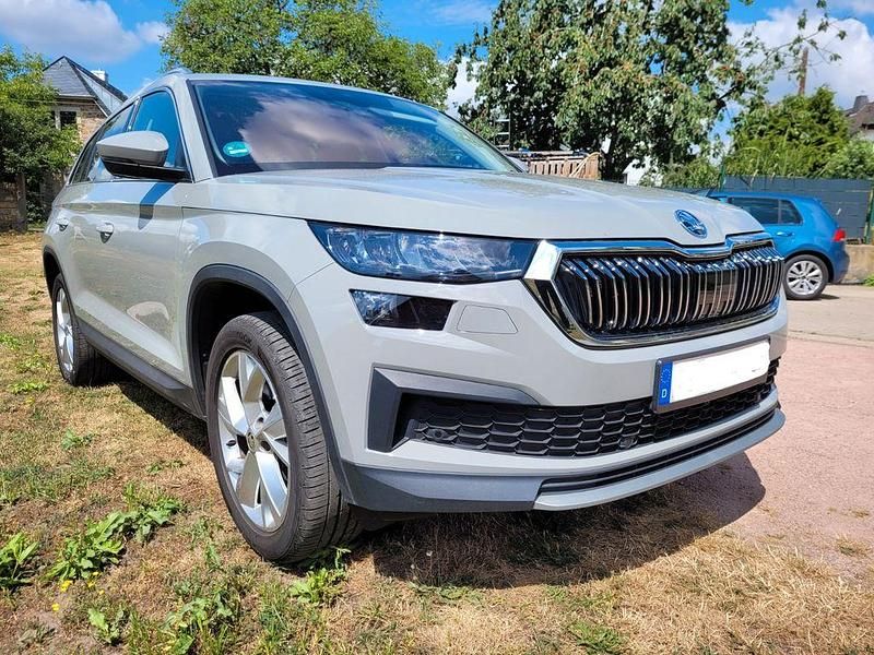 Grau Gebraucht 2023 Skoda Kodiaq Style SUV | 38.900 € (Guter Preis) - Bild 1/4