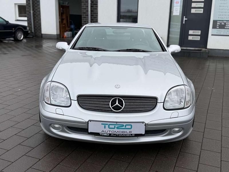Second-hand Mercedes SLK200 163 CP (119 kW) 2000 Argintiu Cabrio