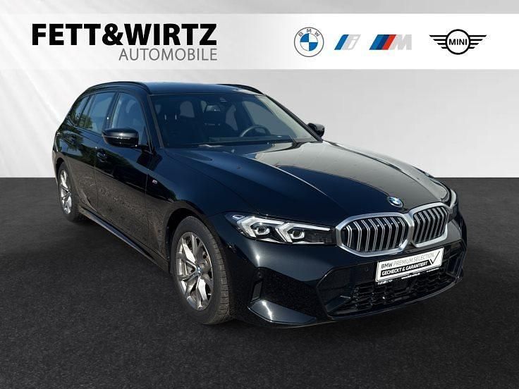 Saphirschwarz metallic Gebraucht 2024 BMW 330 M Sport Kombi | 37.490 € - Bild 1/3