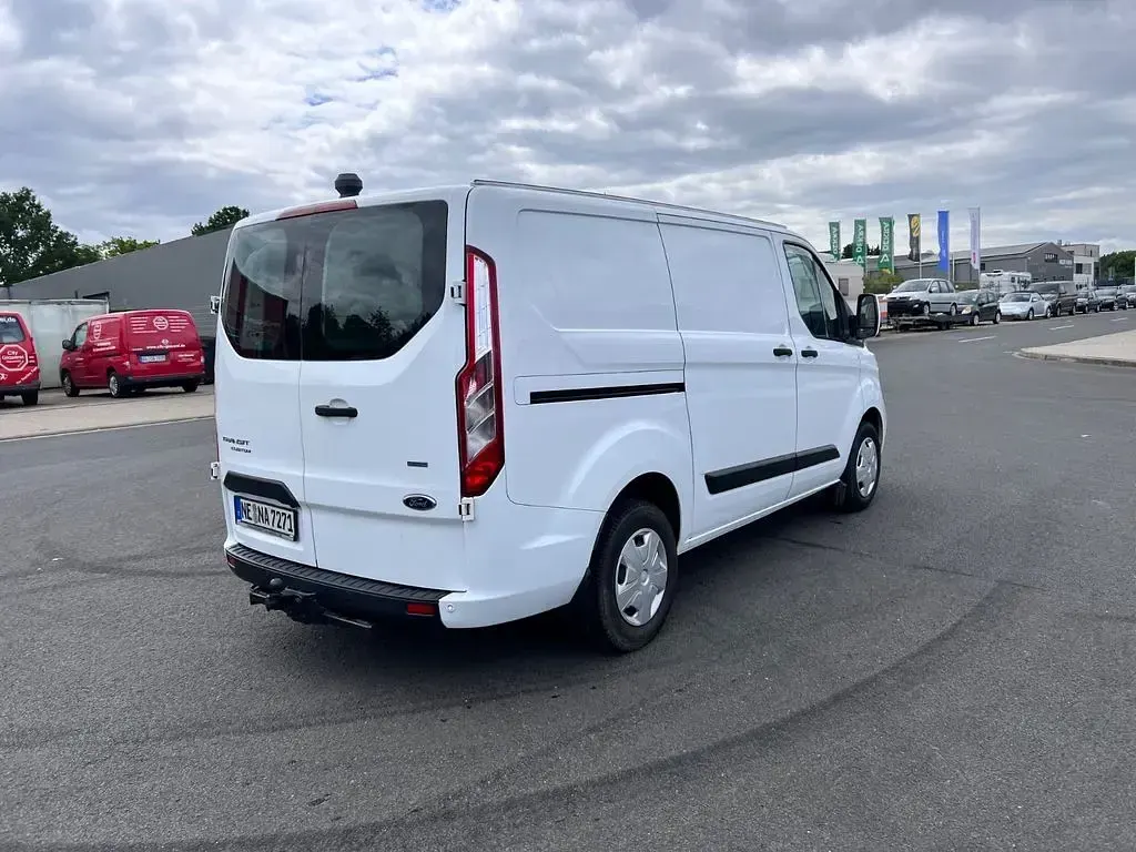 Gebraucht Ford Transit Custom 131 PS (96 kW) 2018 Weiß Van / Kleinbus