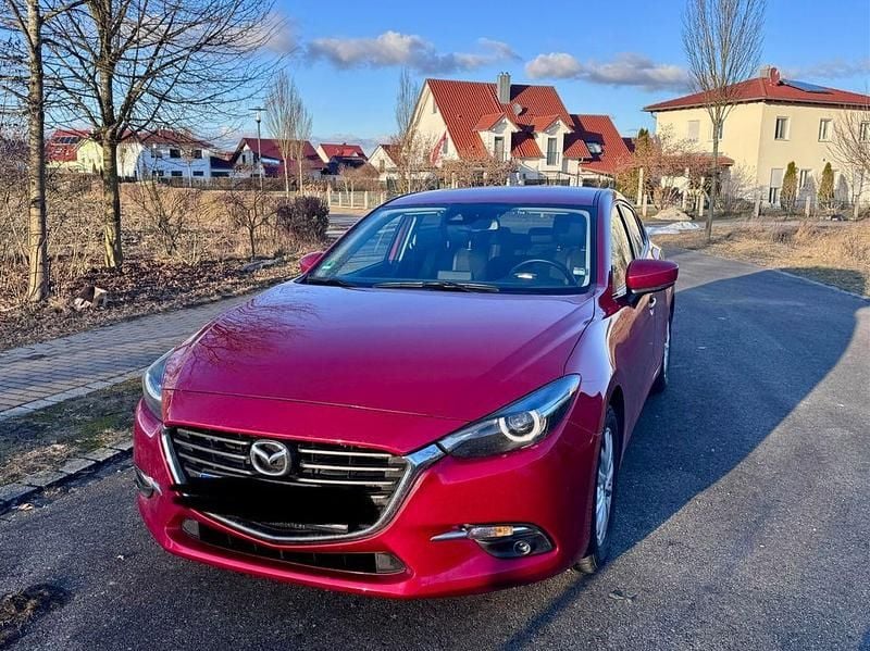 Gebraucht Mazda 3 Exclusive-Line 120 PS (88 kW) 2017 Rot Limousine