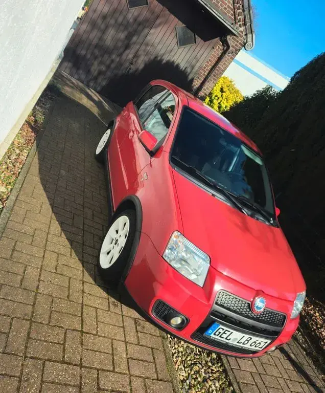 Occasion Fiat Panda 101 ch (74 kW) 2007 Rouge Citadine