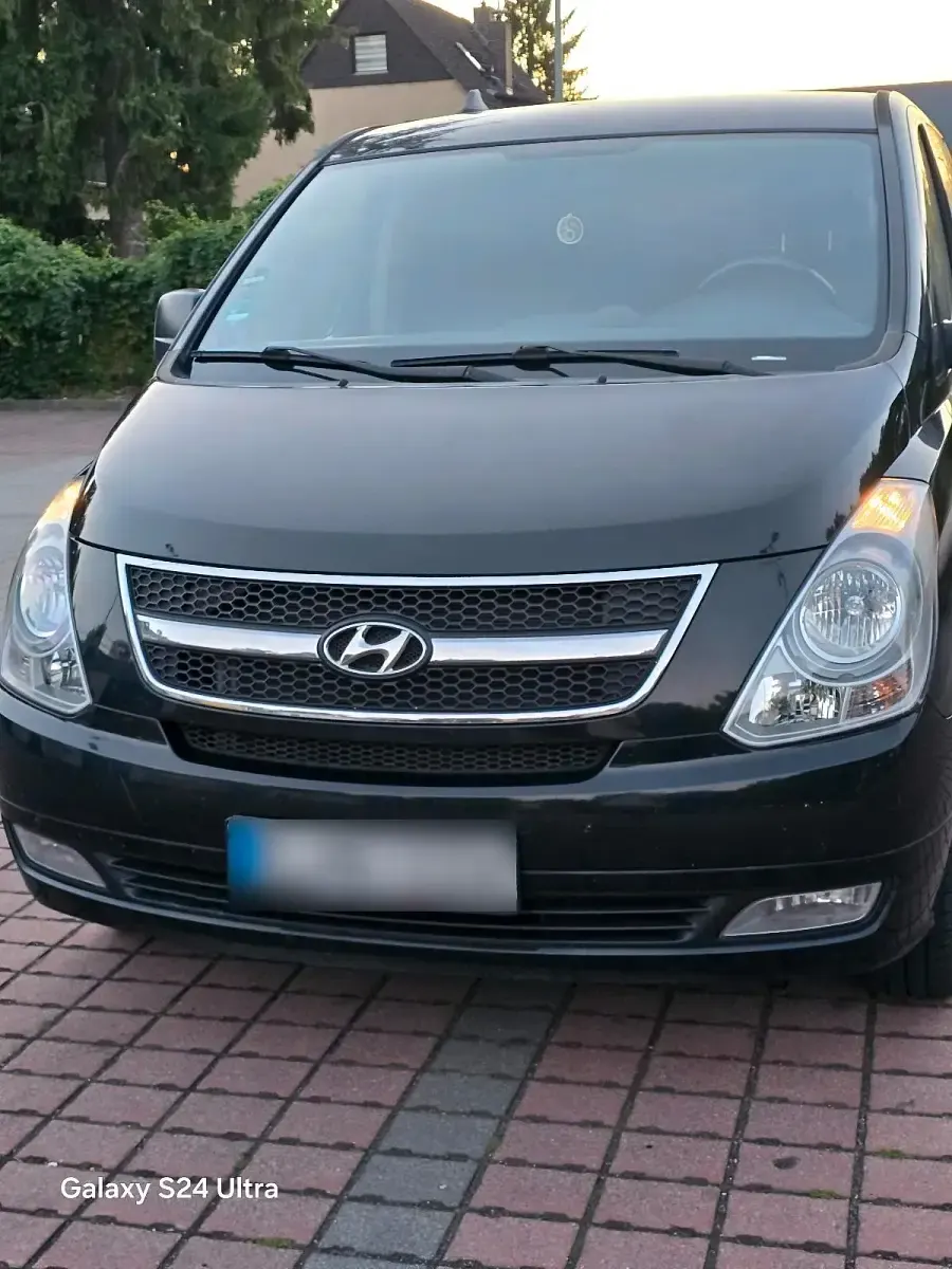 Gebraucht Hyundai H-1 170 PS (125 kW) 2010 Schwarz Van / Kleinbus