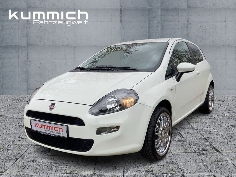 Ambient weiss (weiß) Gebraucht 2012 Fiat Punto More Kleinwagen | 6.500 € (Teuer) - Bild 1/4