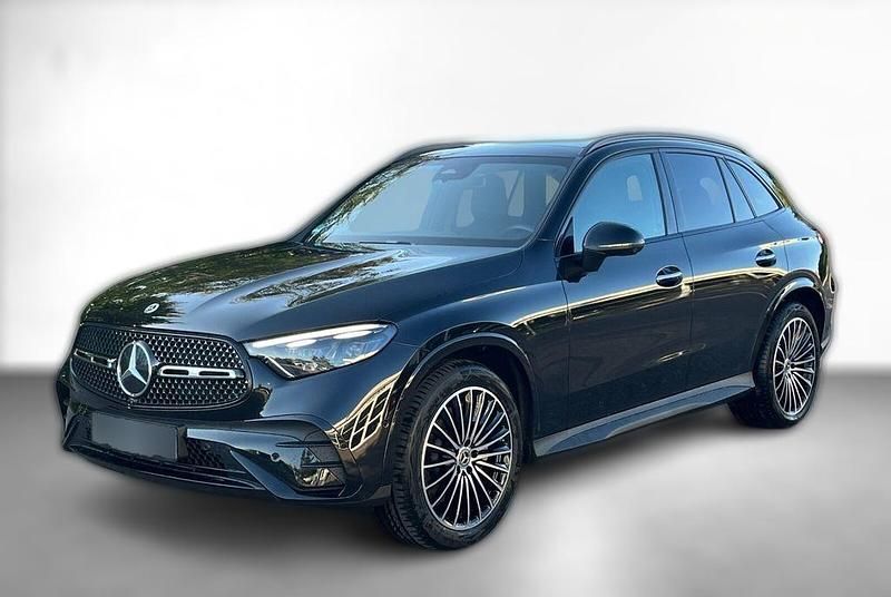 Schwarz metallic Gebraucht 2024 Mercedes GLC300 AMG line | 67.220 € (Etwas zu teuer) - Bild 1/1