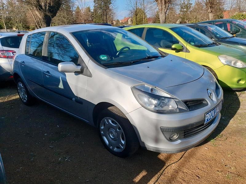 Gebraucht Renault Clio II 75 PS (55 kW) 2008 Silber Limousine