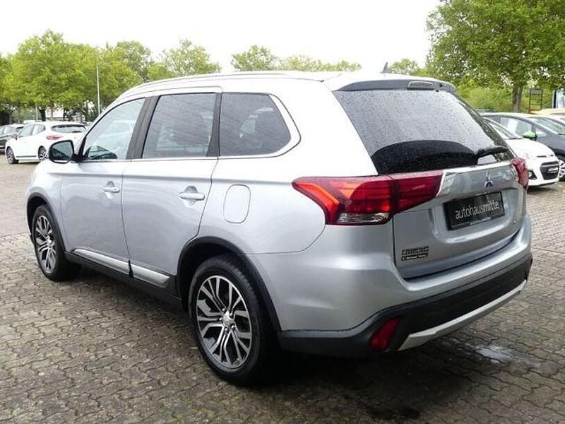 Gebraucht Mitsubishi Outlander Edition+ 150 PS (110 kW) 2018 Silber SUV