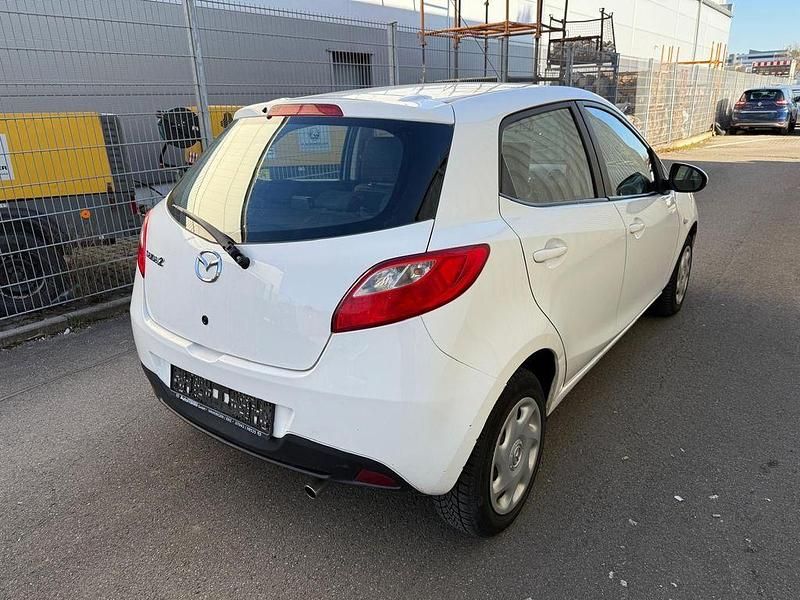 Gebraucht Mazda 2 Independence 86 PS (63 kW) 2009 Weiß Kleinwagen