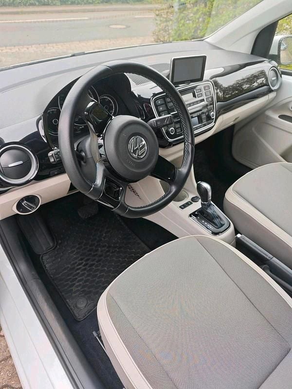 Usado VW e-up! 61 kW (83 HP) 2015 Branco Citadino