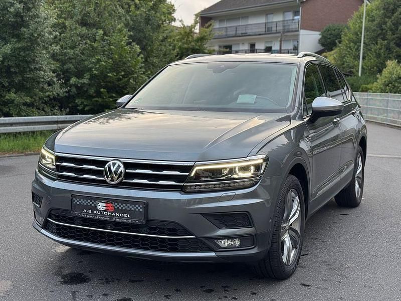 Grau Gebraucht 2018 VW Tiguan Allspace Highline SUV | 21.490 € (Superpreis) - Bild 1/4