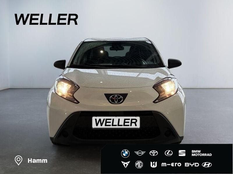 Gebraucht Toyota Aygo 72 PS (52 kW) 2023 Schneeweiß Kleinwagen