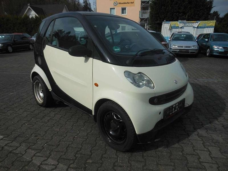 Gebraucht Smart ForTwo Coupé 61 PS (44 kW) 2004 Tridionsicherheitszelle schwa Kleinwagen