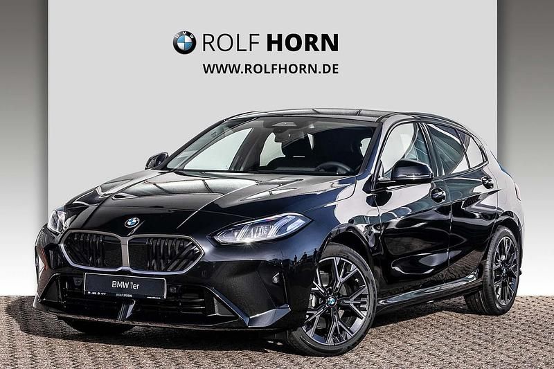 Schwarz Neu 2025 BMW 120 M Sport Kleinwagen | 34.640 € (Fairer Preis) - Bild 1/4