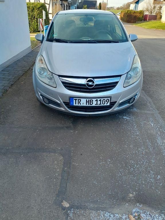 Gebraucht Opel Corsa 90 PS (66 kW) 2008 Silber Kleinwagen