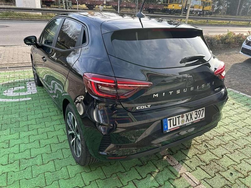 Gebraucht Mitsubishi Colt Plus 94 PS (69 kW) 2025 Onyxschwarz (m) Kleinwagen