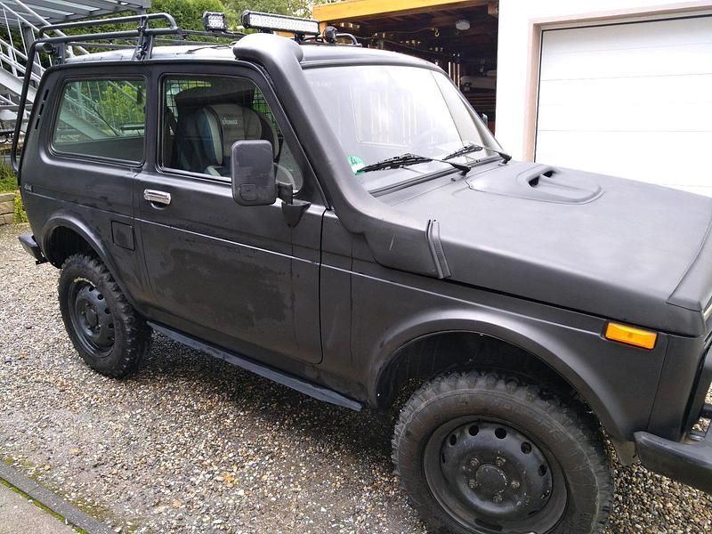 Second-hand Lada niva 2003 Negru SUV