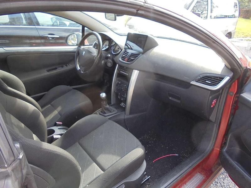 Gebraucht Peugeot 207 CC 120 PS (88 kW) 2007 Rot Cabrio