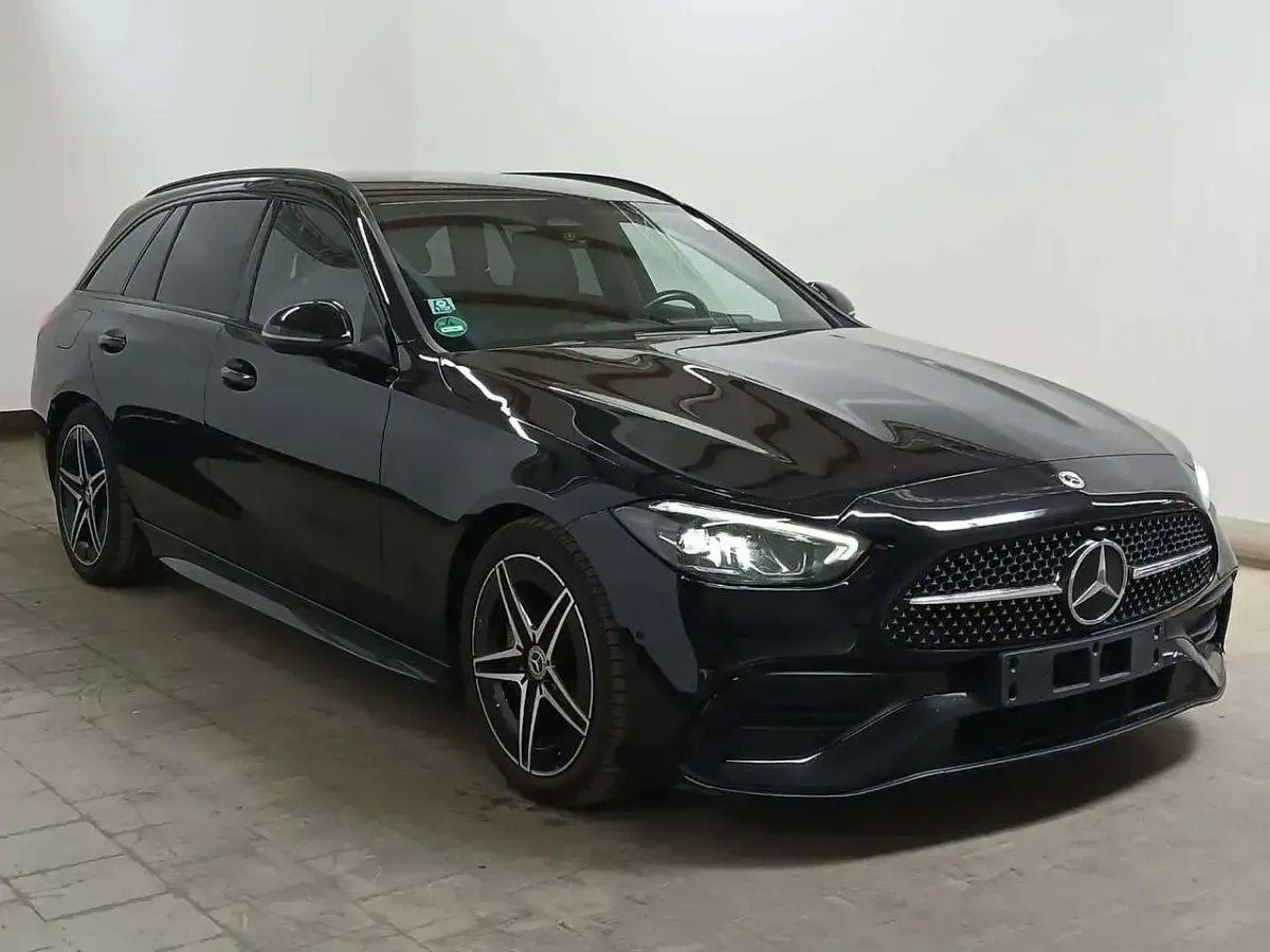Gebraucht Mercedes C200 AMG 163 PS (119 kW) 2023 Schwarz/baltic black Kombi