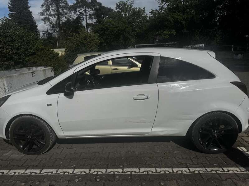 Gebraucht 2013 Opel Corsa Selection Limousine | 3.000 € (Guter Preis) - Bild 1/4