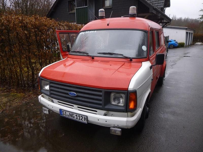 Gebraucht Ford Transit 77 PS (56 kW) 1985 Rot Van / Kleinbus