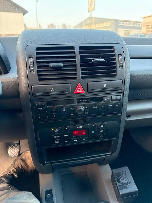 Gebraucht Audi A2 55 PS (40 kW) 2002 Silber Kleinwagen