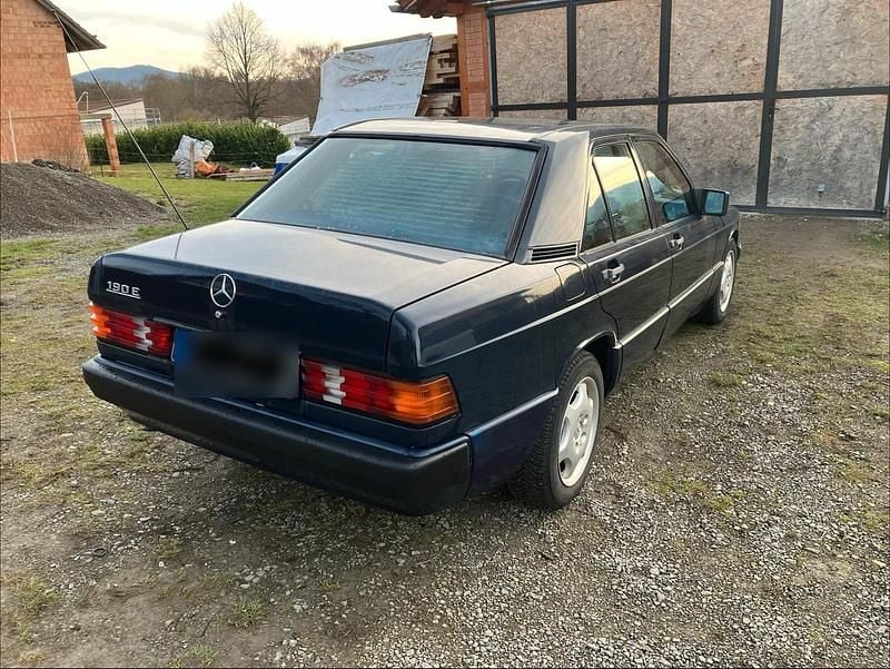 Gebraucht Mercedes 190 118 PS (86 kW) 1988 Blau Limousine