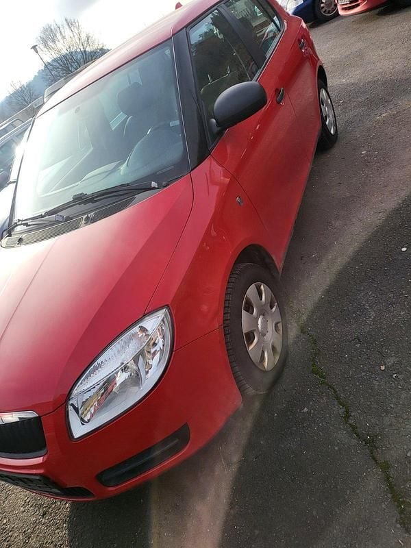Gebraucht Skoda Fabia 60 PS (44 kW) 2009 Rot Kleinwagen