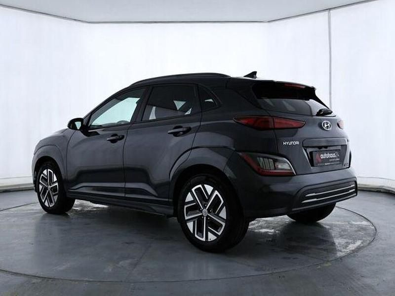 Gebraucht Hyundai Kona 100 kW (136 PS) 2023 Grau SUV
