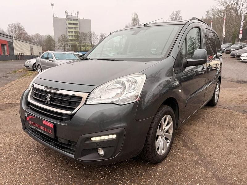 Gebraucht 2017 Peugeot Partner Tepee Allure Van / Kleinbus | 7.200 € (Guter Preis) - Bild 1/4
